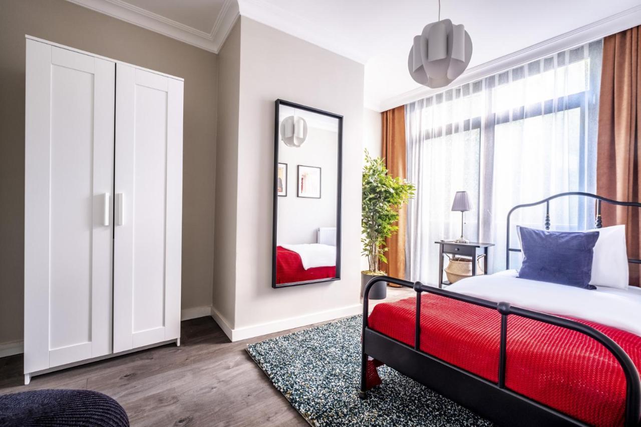 Appartement Flat With Sleek Interior In Sisli *